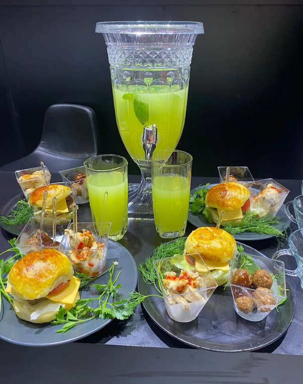 Kahvaltı brunch sunumu