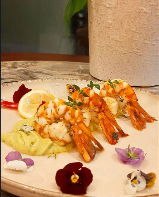 Gourmet karides sunumu