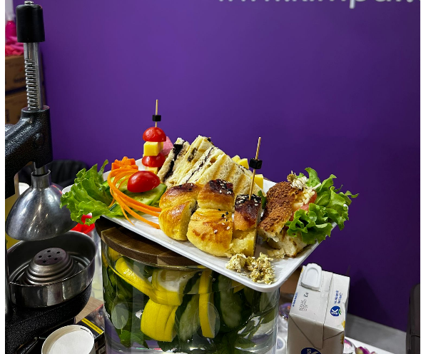 Şiş tabağı sunumu